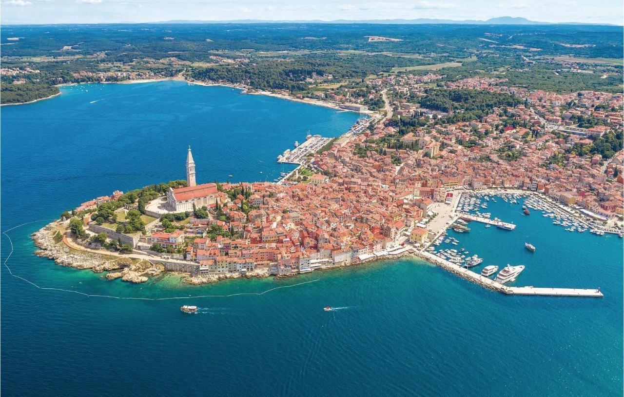 2 Bedroom Stunning Apartment In Rovinj Zewnętrze zdjęcie