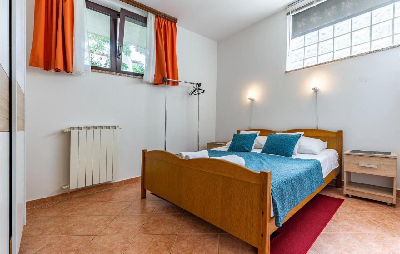 2 Bedroom Stunning Apartment In Rovinj Zewnętrze zdjęcie