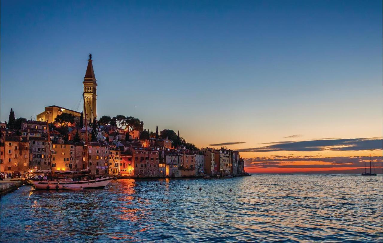 2 Bedroom Stunning Apartment In Rovinj Zewnętrze zdjęcie