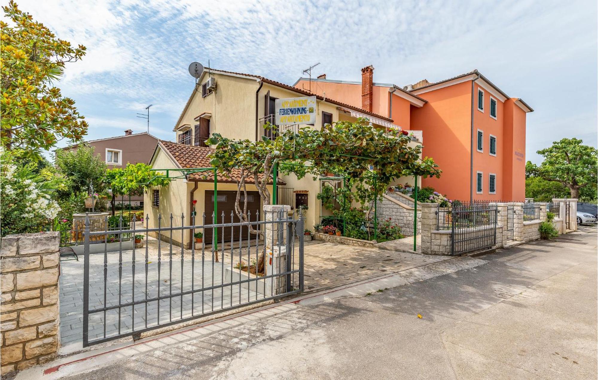 2 Bedroom Stunning Apartment In Rovinj Zewnętrze zdjęcie